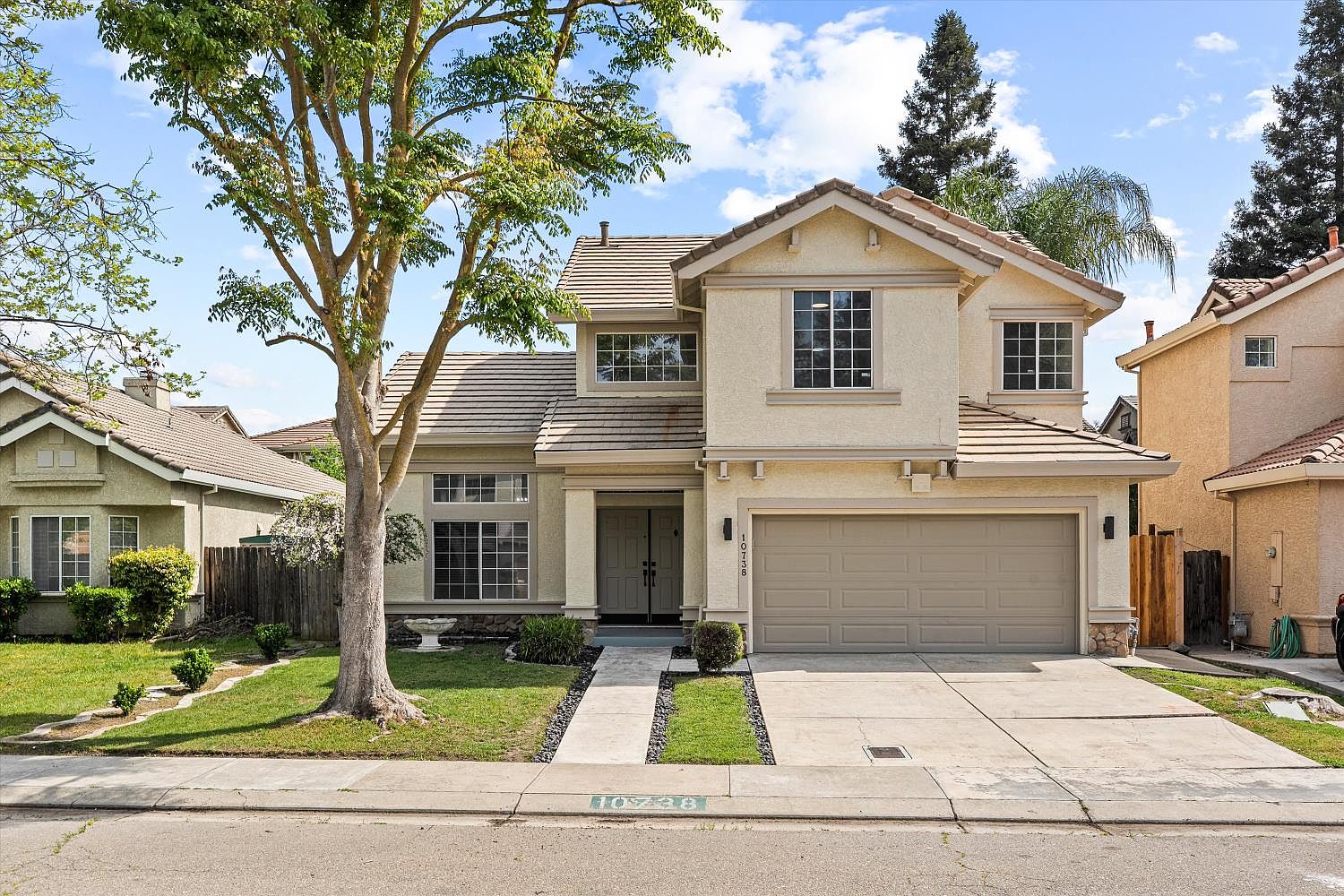 10738 Pleasant Valley Cir, Stockton, CA 95209